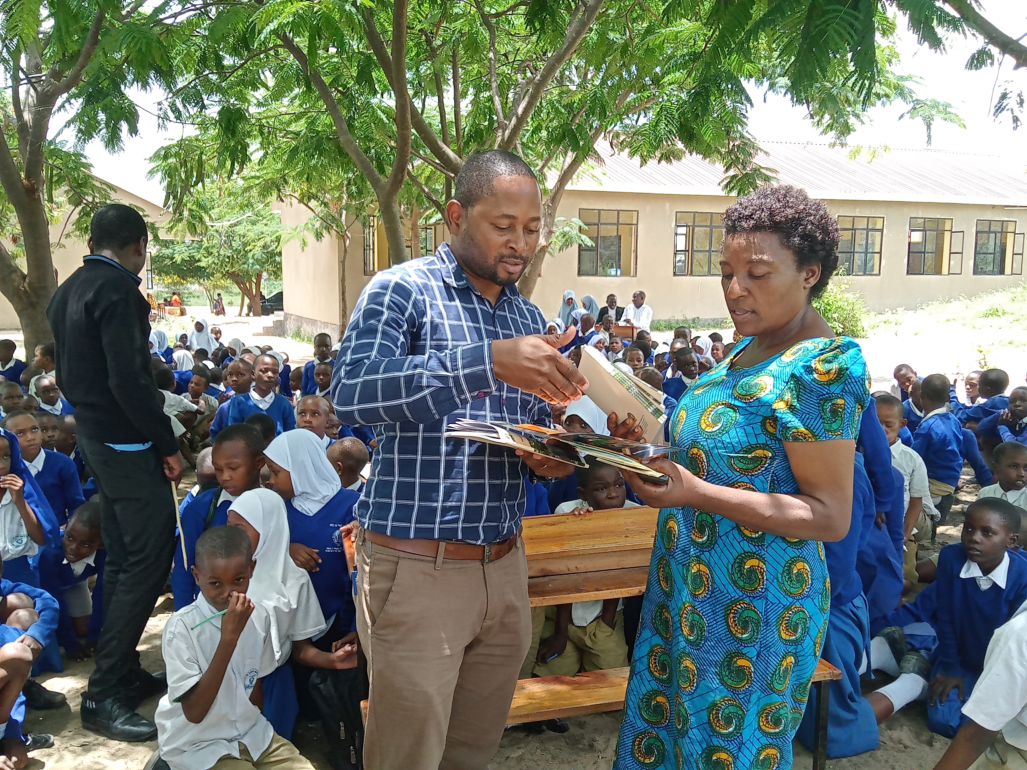 DCEA TEAM JOINED HANDS WITH THA SF TO TEACH  PUPILS