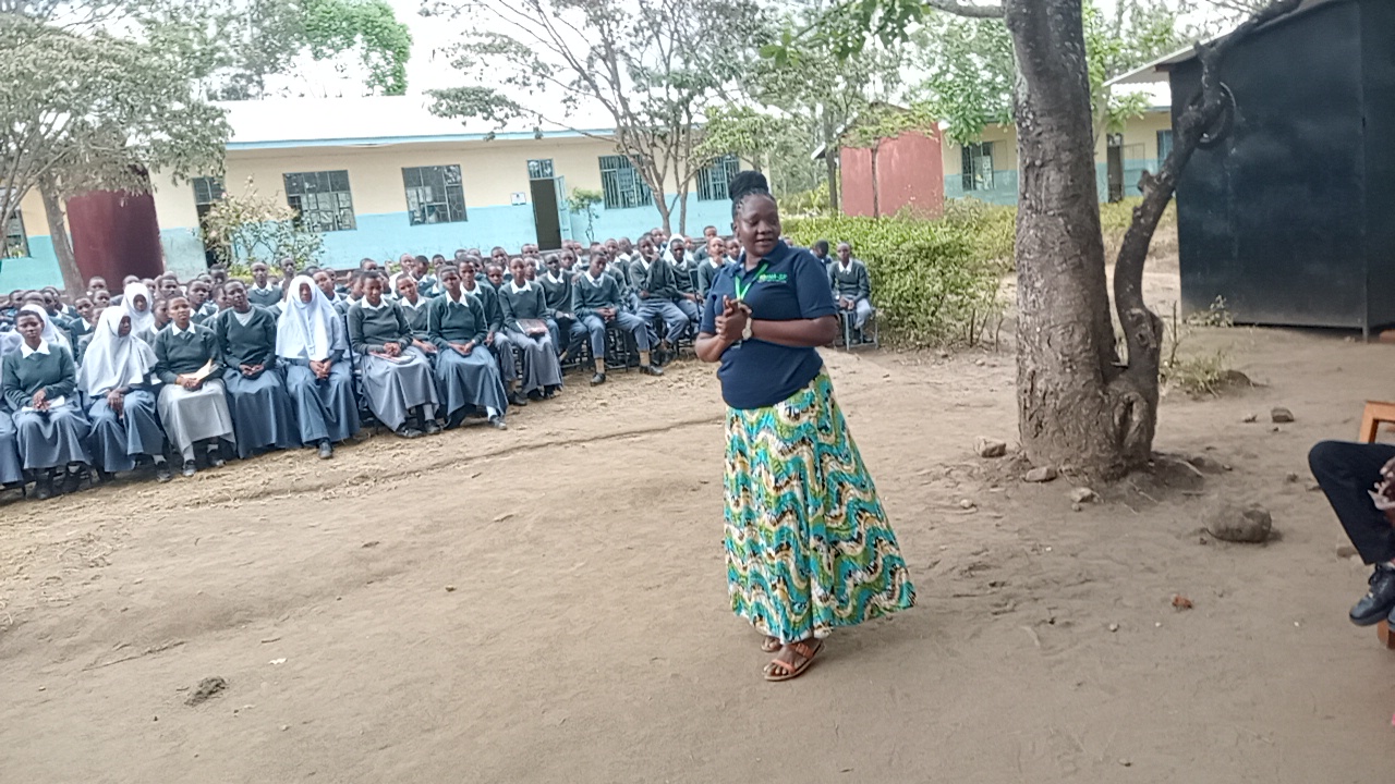 THA SF Team teach  Pupils on the Negative effects of Drug abuse and Alcohol and and ways to avoid 