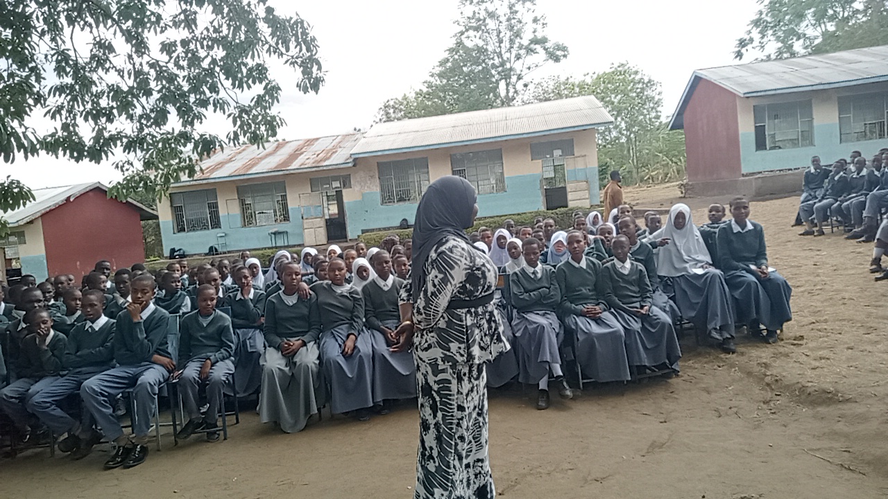 THA SF Team teach  Pupils on the Negative effects of Drug abuse and Alcohol and and ways to avoid 